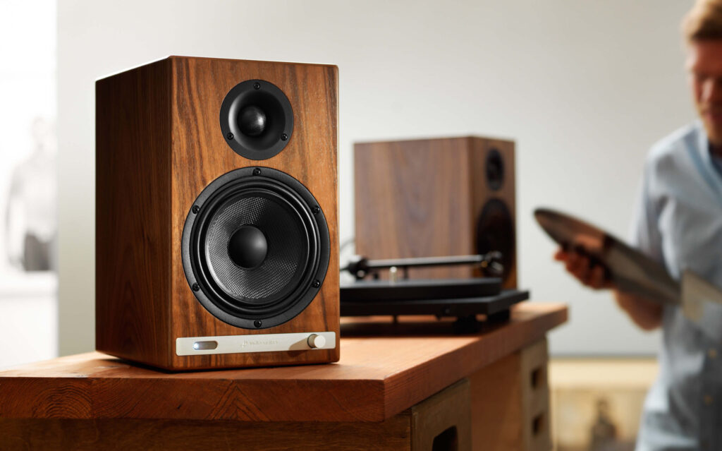 HD6 Walnut with turntable no grill scaled